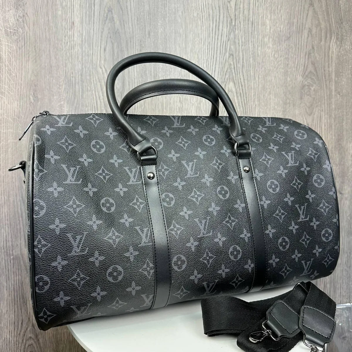 Дорожная сумка экокожа средняя 42х25х21 см черная