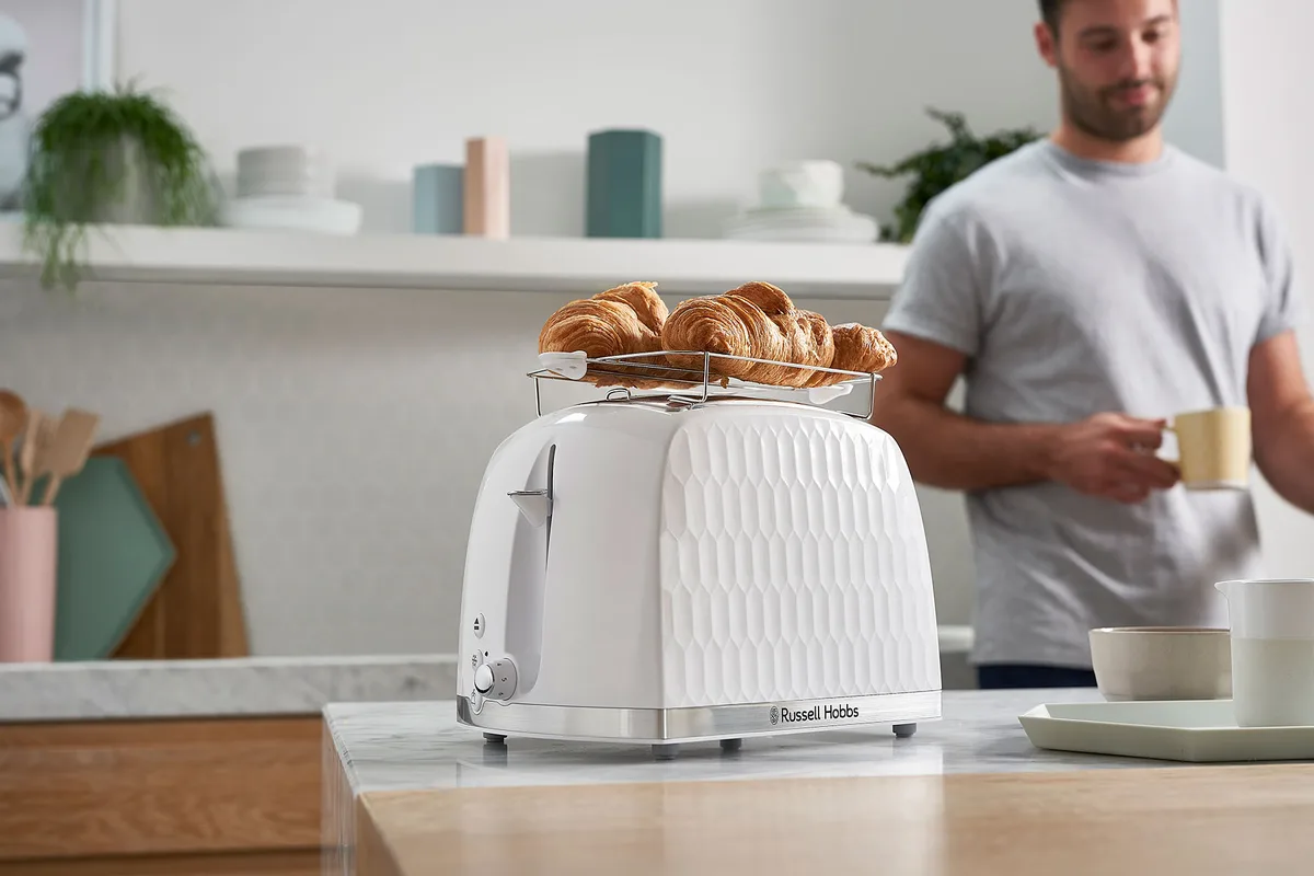 Тостер Russell Hobbs Honeycomb 850 Вт пластиковий білий