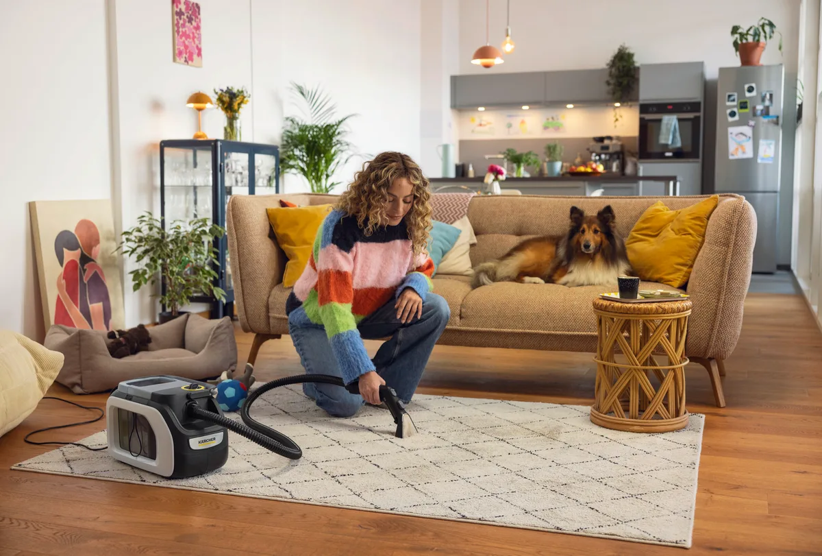 Професійний миючий пилосос Karcher SE 3 Compact Home 500Вт, об'єм контейнера 1.7/2.9л, вага 4.5кг.