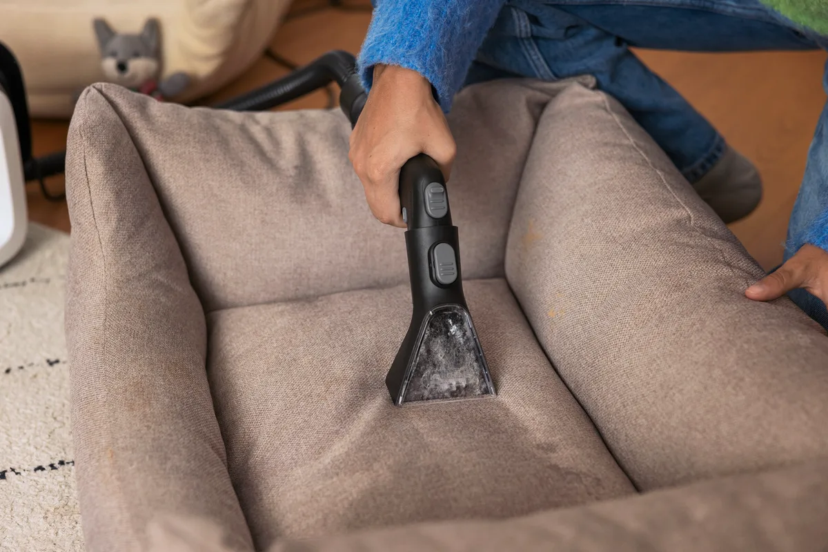 Професійний миючий пилосос Karcher SE 3 Compact Home 500Вт, об'єм контейнера 1.7/2.9л, вага 4.5кг.