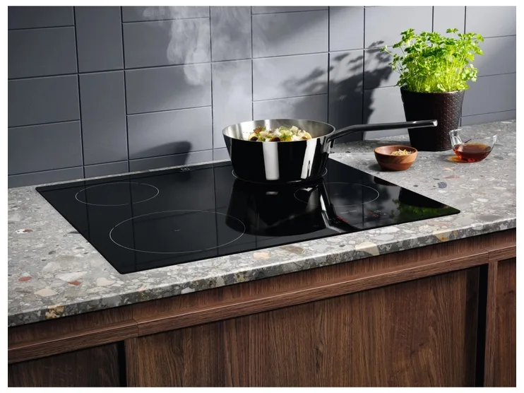 Електрична варильна поверхня Electrolux склокераміка 59х52 см чорна 4 конфорки індукція