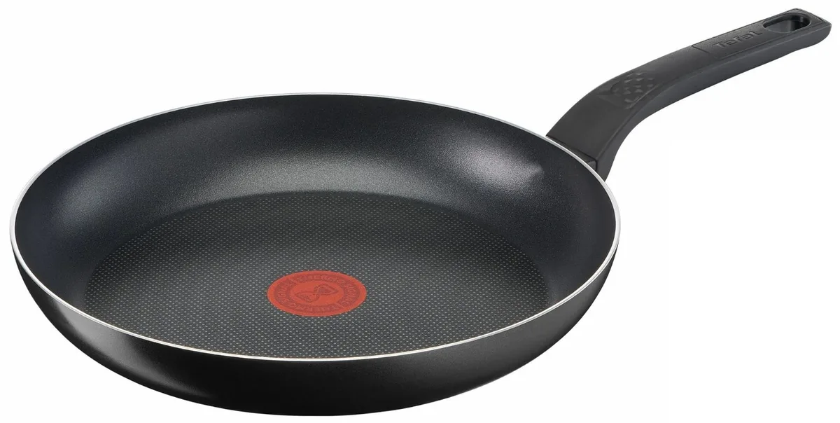 Сковорода Tefal Simply Clean, 26 см, алюмінієва, з бакелітовою ручкою, чорного кольору.