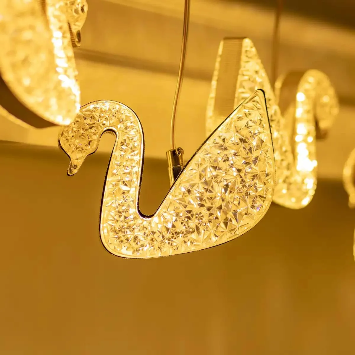 Гирлянда штора LED 3 м желтая 6 ламп Сваровски