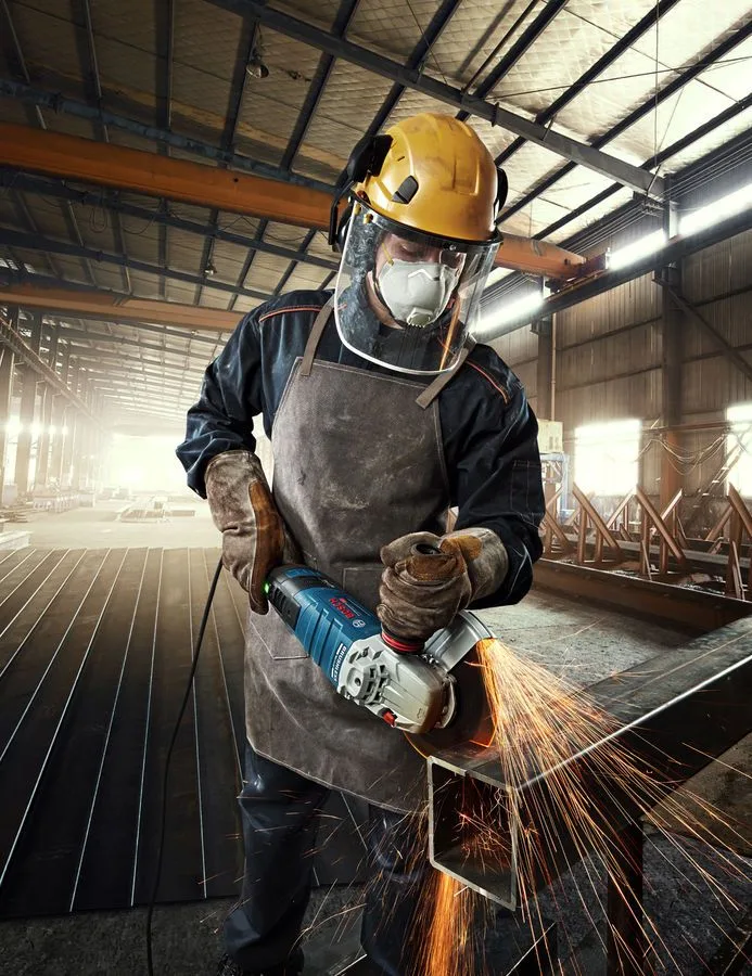 Шліфмашина кутова Bosch 230мм 2800Вт для обробки матеріалів болгарка з системою захисту від пилу