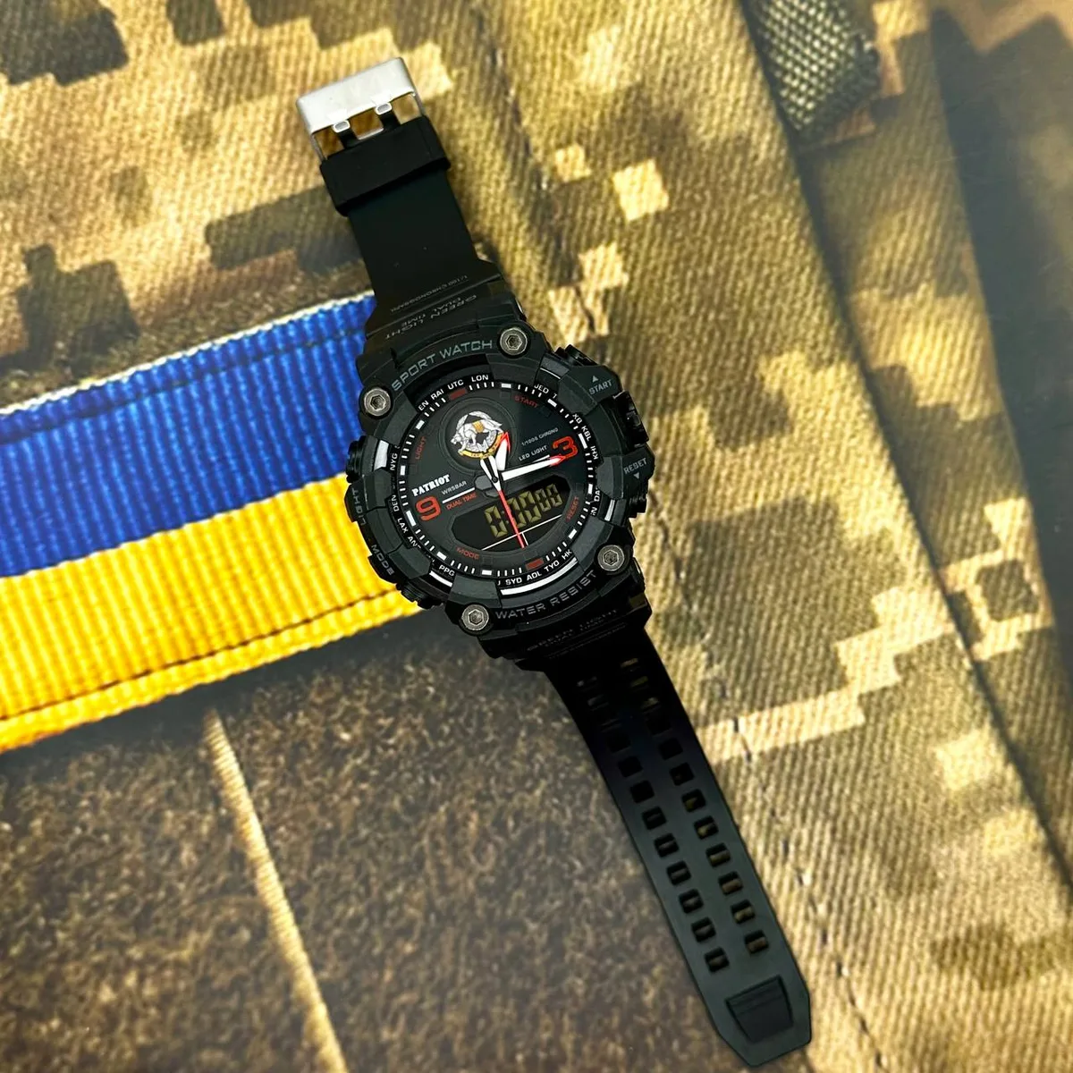 Наручні годинники Patriot полімер чорні червоні 26,5 мм