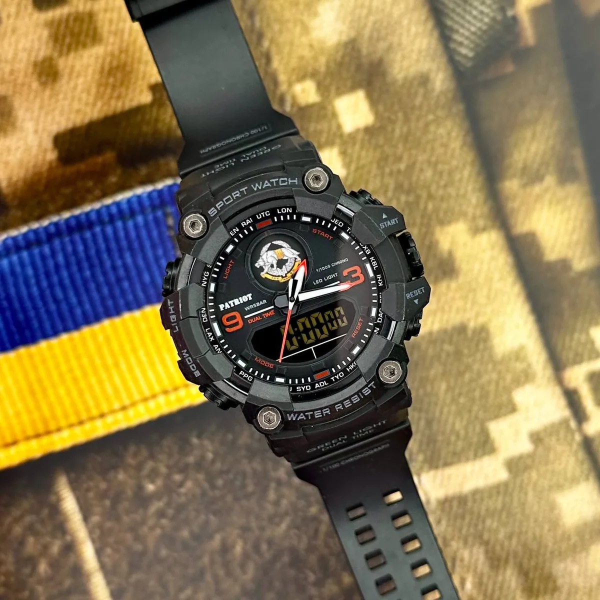 Наручні годинники Patriot полімер чорні червоні 26,5 мм