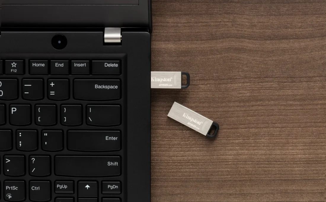 Флешка Kingston метал 256 ГБ срібна USB 3.2