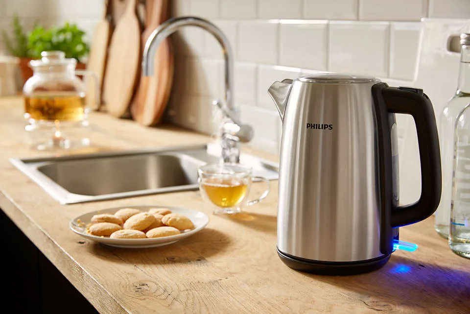 Електрочайник Philips Нержавіюча сталь 1,7 л Чорний