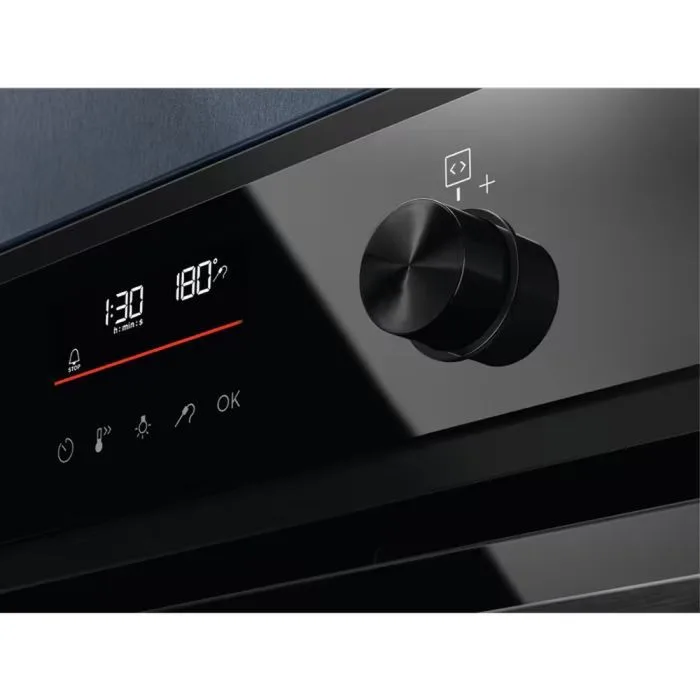 Електрична духова шафа Electrolux, 72л, клас енергоефективності A+, функція пари, LED-дисплей, конвекційний обігрів, телескопічні