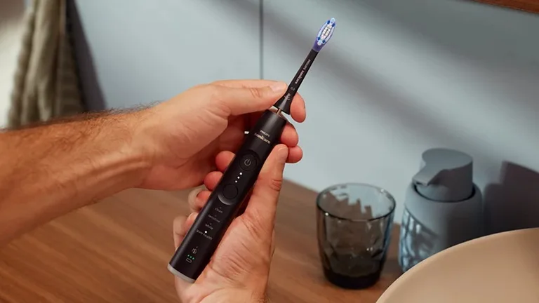 Зубная электрическая щетка Philips Sonicare Ультразвуковая 62000 движений в минуту Черная
