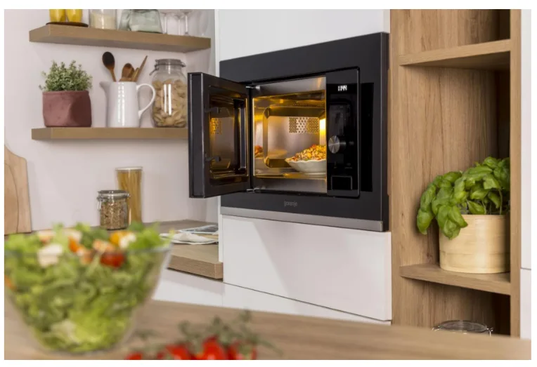 Микроволновая печь Gorenje с грилем 20 л 800 Вт черная