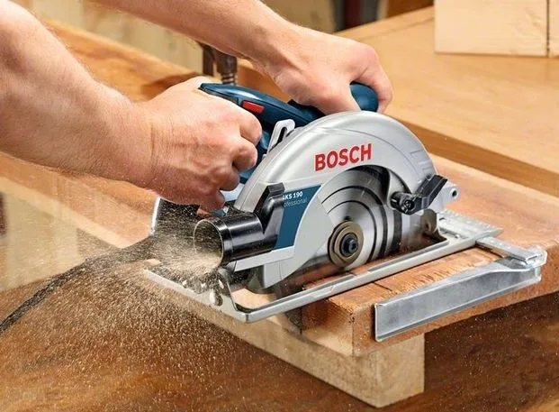 Дискова пила Bosch Professional GKS 190, 1400 Вт, 190 мм, вага 4.2 кг.