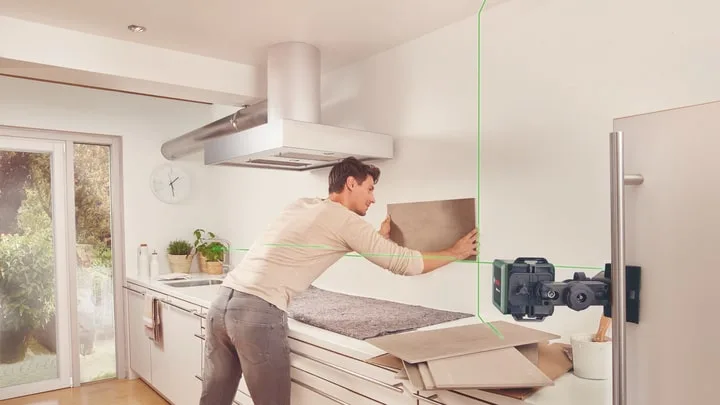 Лазерний нівелір Bosch Quigo Green зелений промінь для вирівнювання точність 0,6 мм/м до 12 м